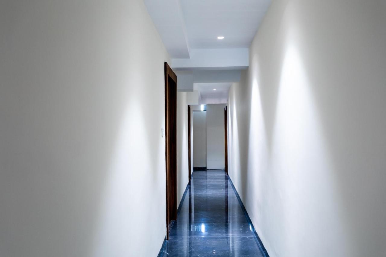 Hotel Oyo 29585 The Cliff Indore Exterior foto