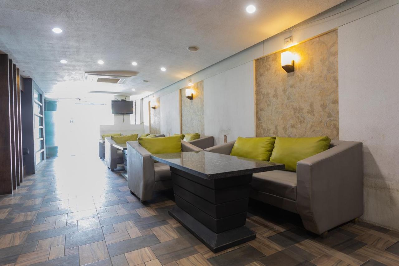 Hotel Oyo 29585 The Cliff Indore Exterior foto