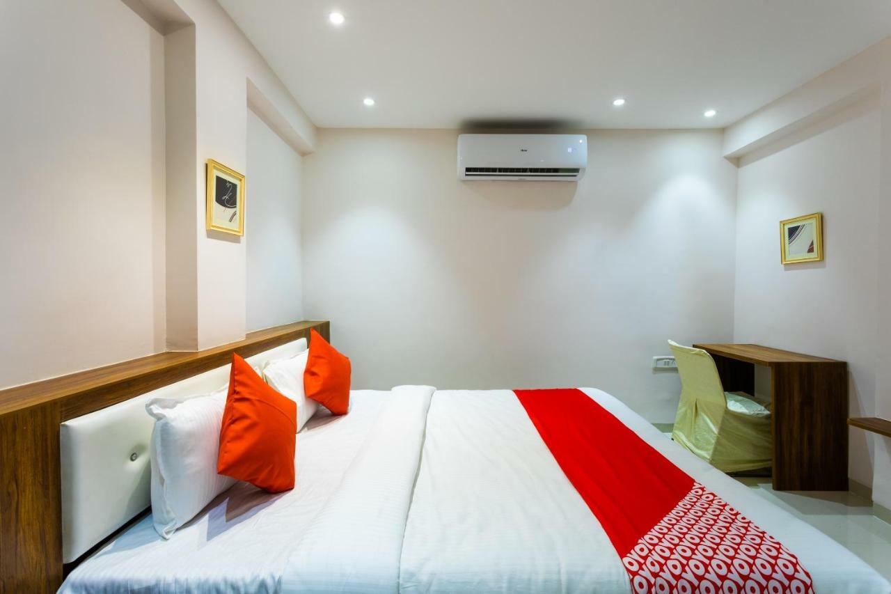 Hotel Oyo 29585 The Cliff Indore Exterior foto